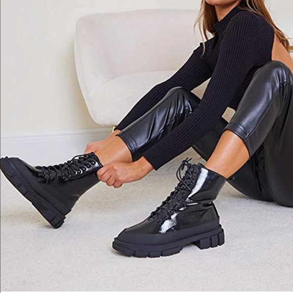 boutique. Shoes - 🆕 Chunky Sole Moto Biker Boots 90s Style Y2K Platform Fashion Combat